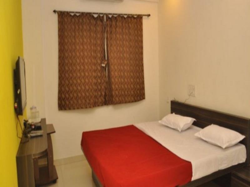 Hotel Alpine Pune Exterior photo